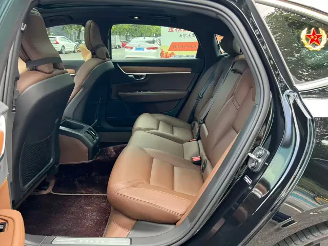 Volvo S90 — Фото автомобиля 6