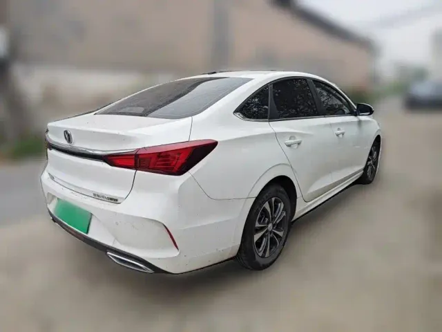 Changan Eado — Фото автомобиля 4