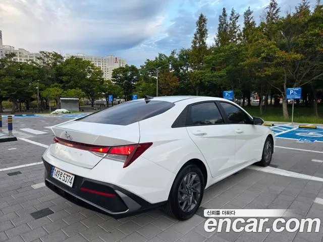 Hyundai Avante CN7 — Фото автомобиля 4