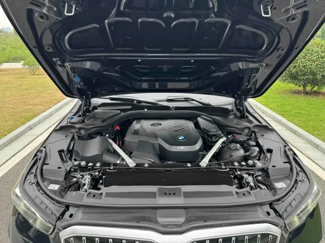 BMW 5 Series — Фото автомобиля 9