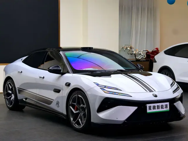 Lotus Emeya — Фото автомобиля 3