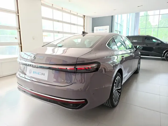 Volkswagen Passat — Фото автомобиля 15