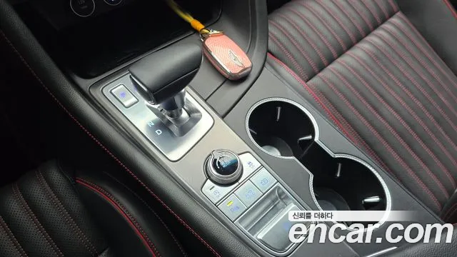Genesis G70 Новый G70 Бензин 2.5T 2WD — Фото автомобиля 4