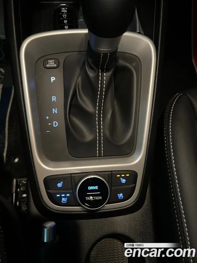 Hyundai Venue — Фото автомобиля 7