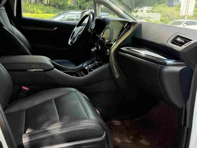 Toyota Vellfire — Фото автомобиля 14