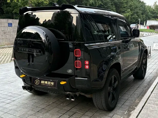 Land Rover Defender — Фото автомобиля 3