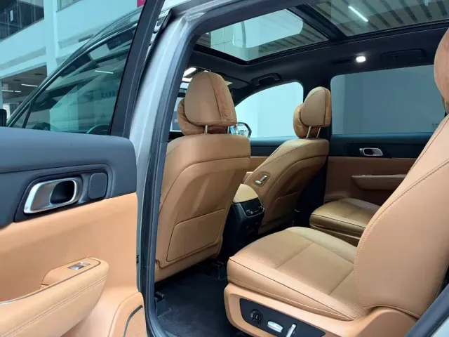 Li Auto ONE — Фото автомобиля 12