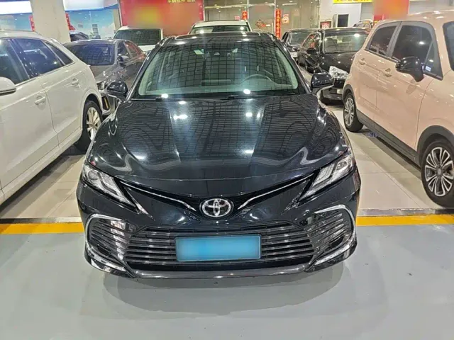 Toyota Camry — Фото автомобиля 2