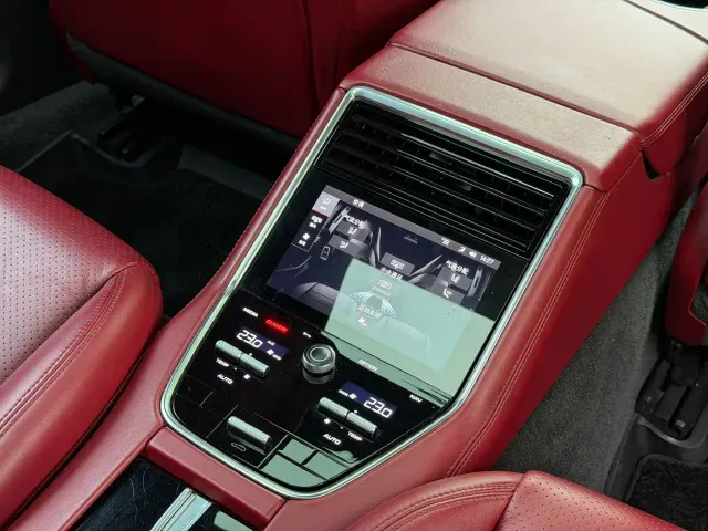 Porsche Panamera — Фото автомобиля 20