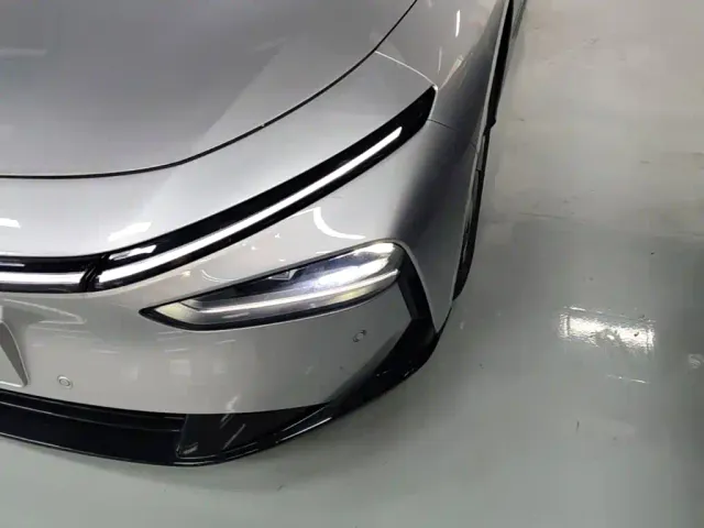 Xpeng P7+ — Фото автомобиля 23