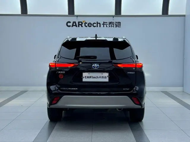 Toyota Highlander — Фото автомобиля 3