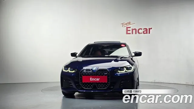 BMW i4 — Фото автомобиля 3