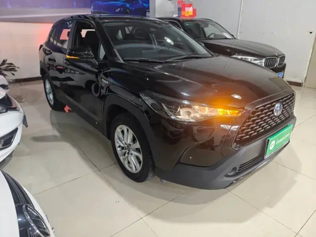 Toyota Corolla Cross — Фото автомобиля 3