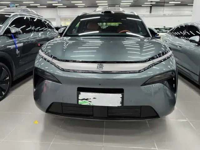 BYD Tang L — Фото автомобиля 2