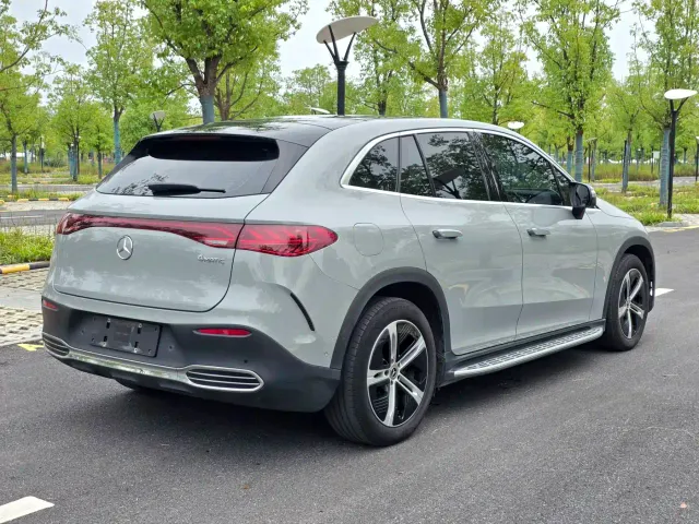 Mercedes-Benz EQE SUV — Фото автомобиля 4