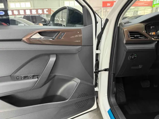 Volkswagen Tharu — Фото автомобиля 9