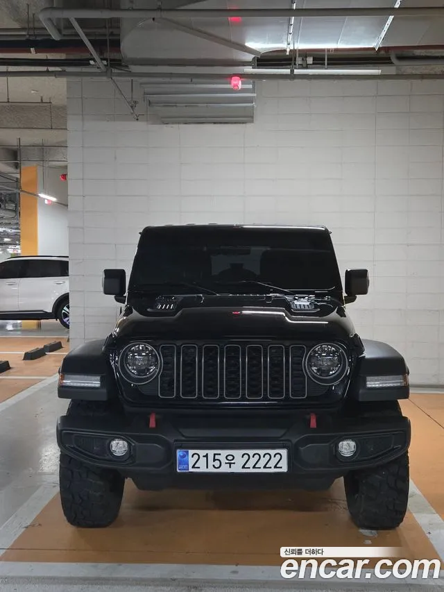Фотография автомобиля — Jeep Wrangler JL