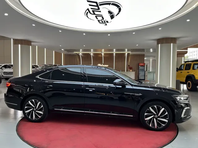 Volkswagen Passat — Фото автомобиля 4