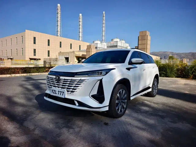 Фотография автомобиля — Changan CS75 Plus