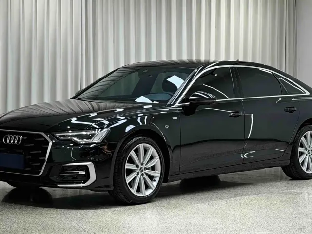 Фотография автомобиля — Audi A6L
