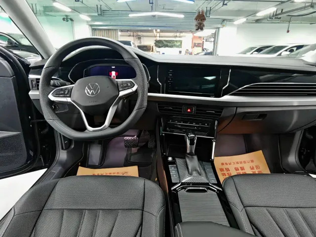 Volkswagen Passat — Фото автомобиля 10