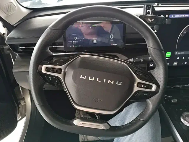 Wuling Starlight — Фото автомобиля 10