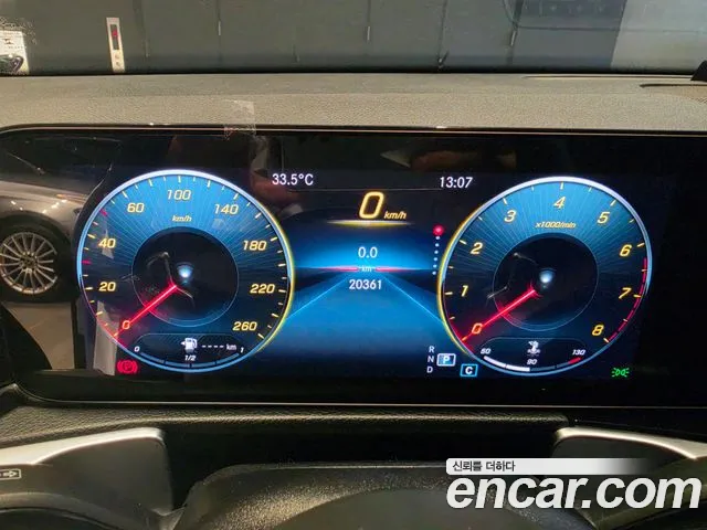 Mercedes-Benz GLB-Class — Фото автомобиля 8