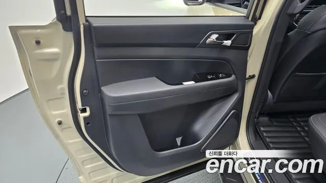 KG_Mobility_Ssangyong Rexton Новый Rexton Sport Khan Дизель 2.2 2WD — Фото автомобиля 21