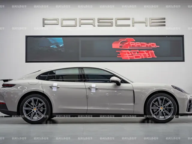 Porsche Panamera — Фото автомобиля 4