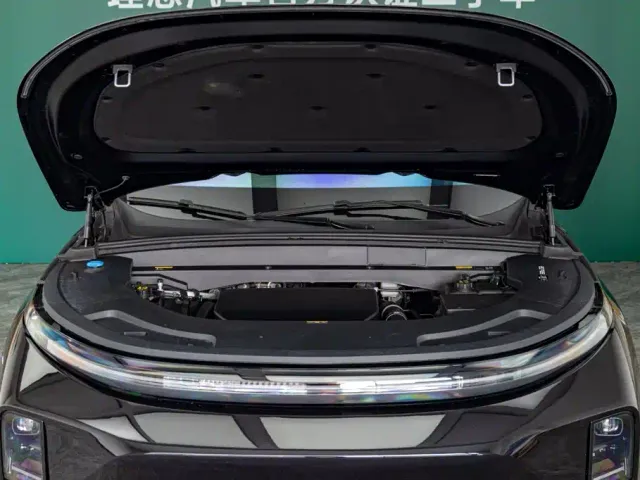 Li Auto L7 — Фото автомобиля 5