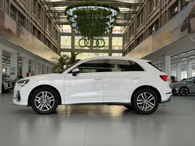 Audi Q3 — Фото автомобиля 2