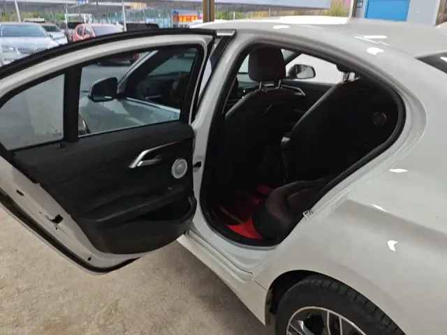 BMW 1 Series — Фото автомобиля 6