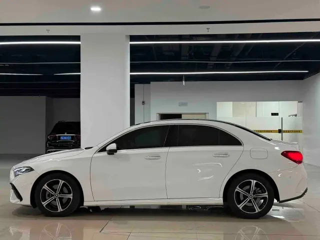 Mercedes-Benz A-Class — Фото автомобиля 3