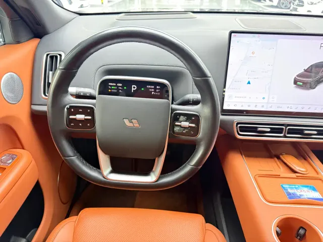 Li Auto L8 — Фото автомобиля 7