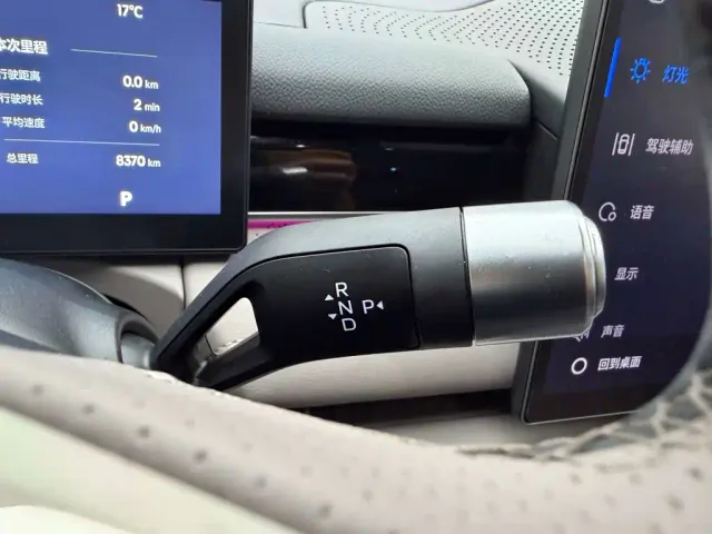 Geely Galaxy Xingyao 8 — Фото автомобиля 23