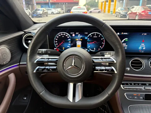 Mercedes-Benz E-Class — Фото автомобиля 6