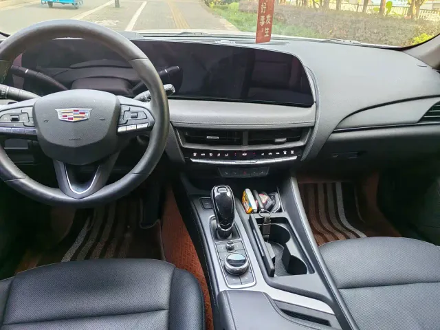 Cadillac CT5 — Фото автомобиля 9