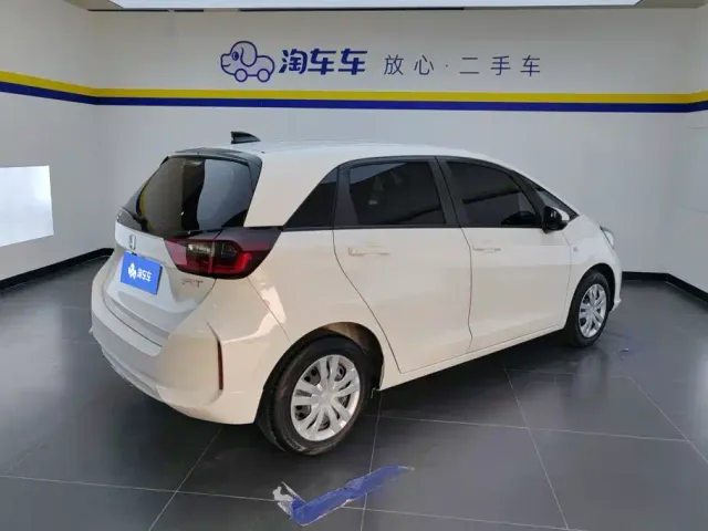 Honda Fit — Фото автомобиля 3