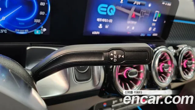 Mercedes-Benz EQB — Фото автомобиля 14