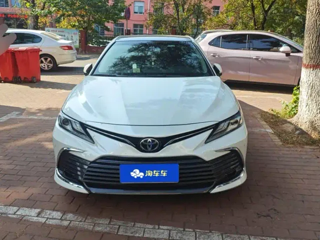 Toyota Camry — Фото автомобиля 2