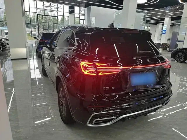 Hongqi HS5 — Фото автомобиля 4