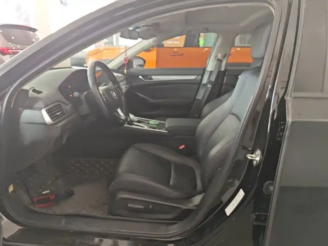 Honda Accord — Фото автомобиля 14
