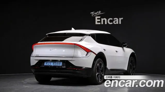 Kia EV6 — Фото автомобиля 2