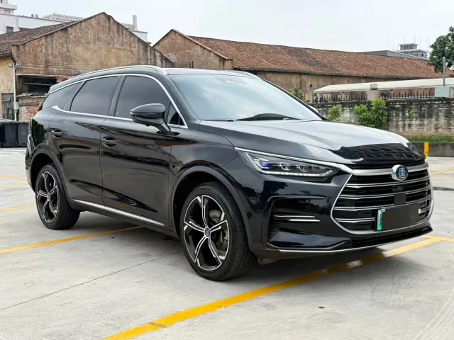 BYD Tang — Фото автомобиля 3