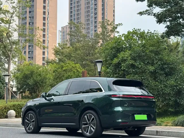 Li Auto Li Auto L6 2024 Pro — Фото автомобиля 11