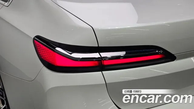 BMW 7 Series G70 — Фото автомобиля 8