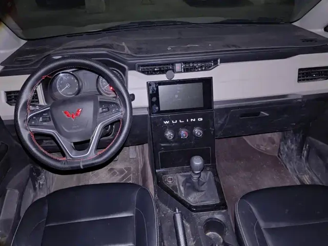 Wuling Hongguang Plus — Фото автомобиля 12