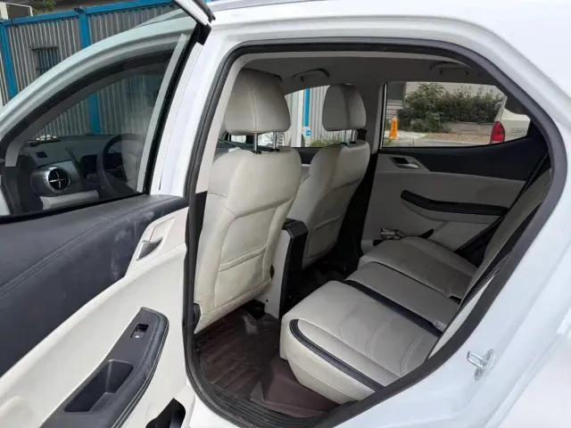 BYD Yuan Pro — Фото автомобиля 5