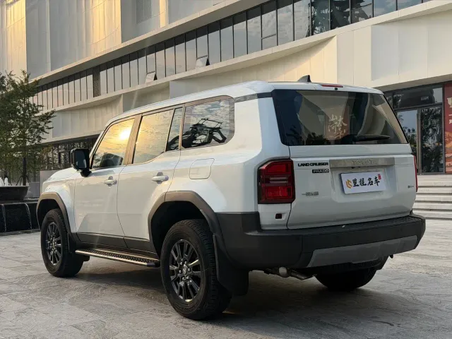 Toyota Prado — Фото автомобиля 7