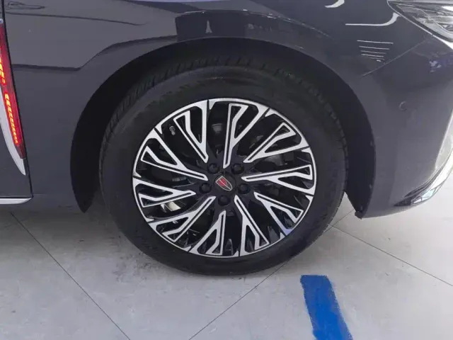 Hongqi H5 — Фото автомобиля 6